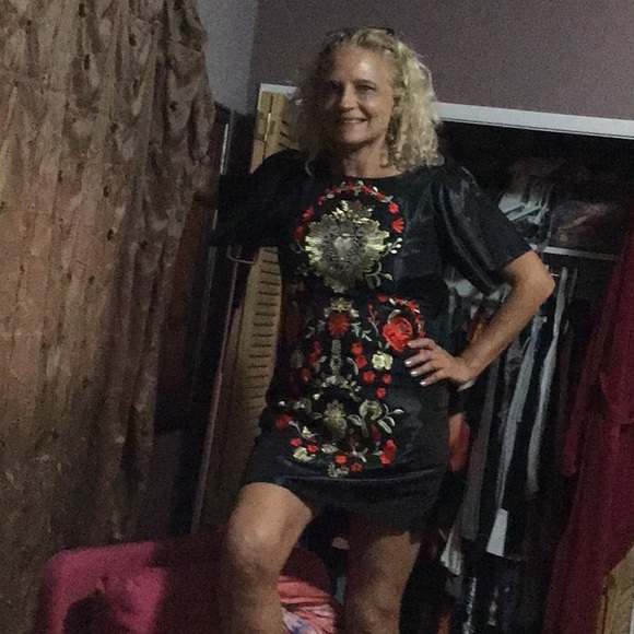 Designer Satin with embroidery - Picture 4 of 9